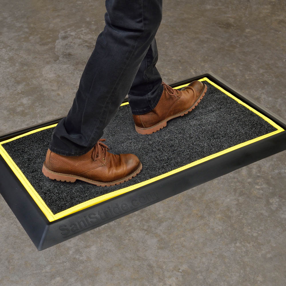 INED スタンダードスーツ マーメイド Shoe Sanitizing Mat Stride 1